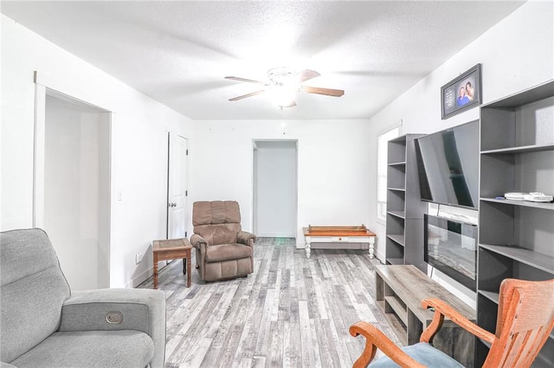 214 E 1st St, Appleton City, MO 64724