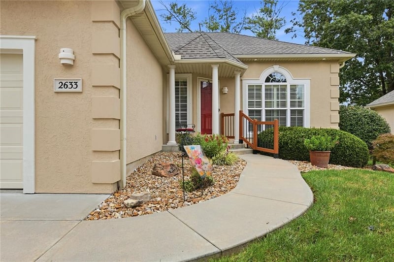 2633 Kensington Pl, Leavenworth, KS 66048