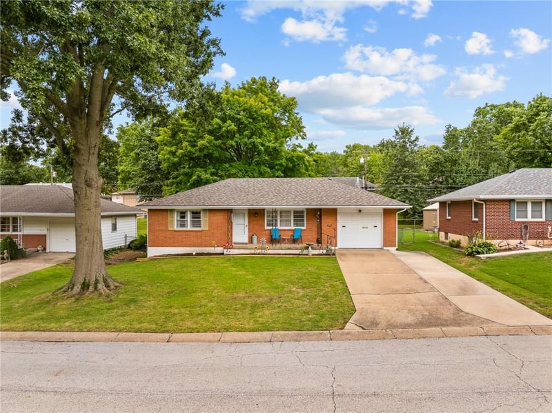 13213 E 44th St S, Independence, MO 64055