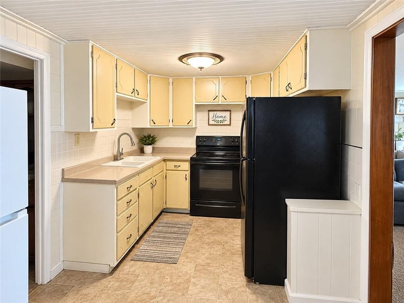 406 Devon St, Independence, MO 64055