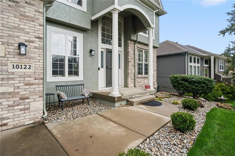10122 N Lane Dr, Kansas City, MO 64157