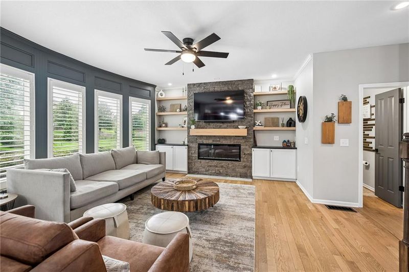 10122 N Lane Dr, Kansas City, MO 64157