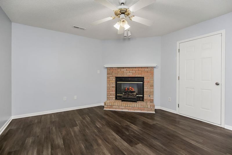 304 E Hansen Ct, Independence, MO 64055