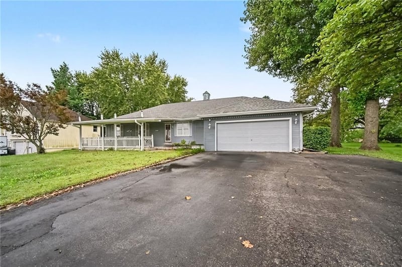 1006 Town And Country Ln, Plattsburg, MO 64477