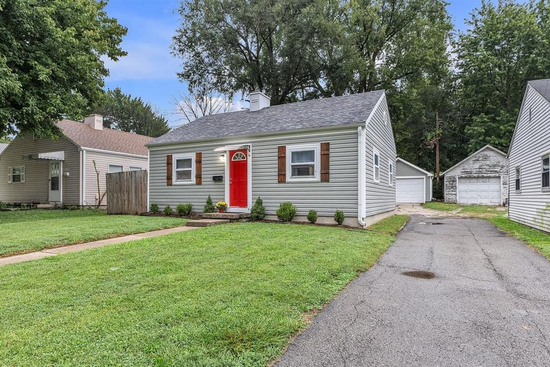 1909 S 22nd St, St Joseph, MO 64507