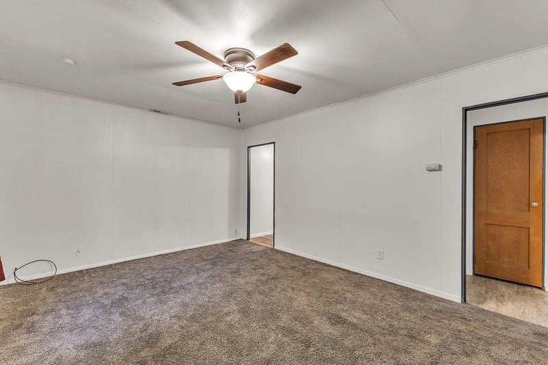 1909 S 22nd St, St Joseph, MO 64507