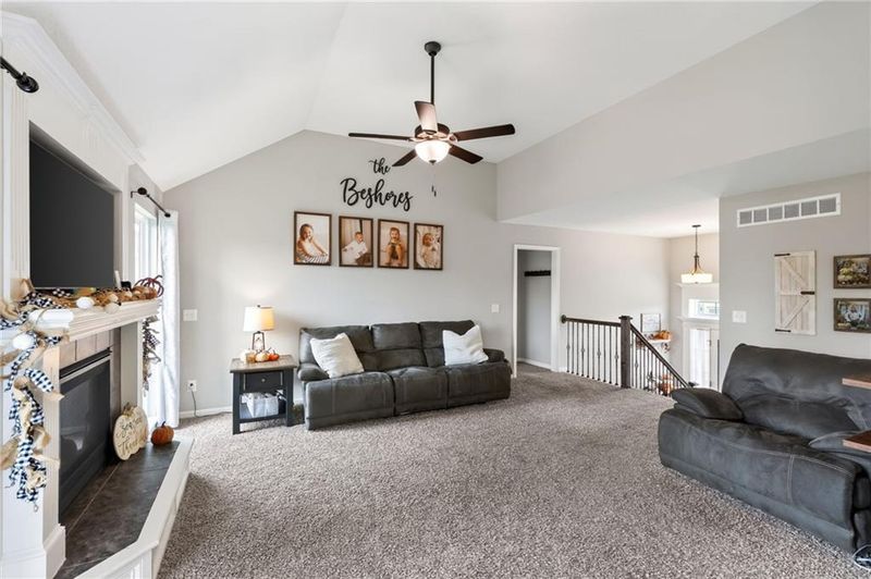 902 N Cottonwood St, Kearney, MO 64060