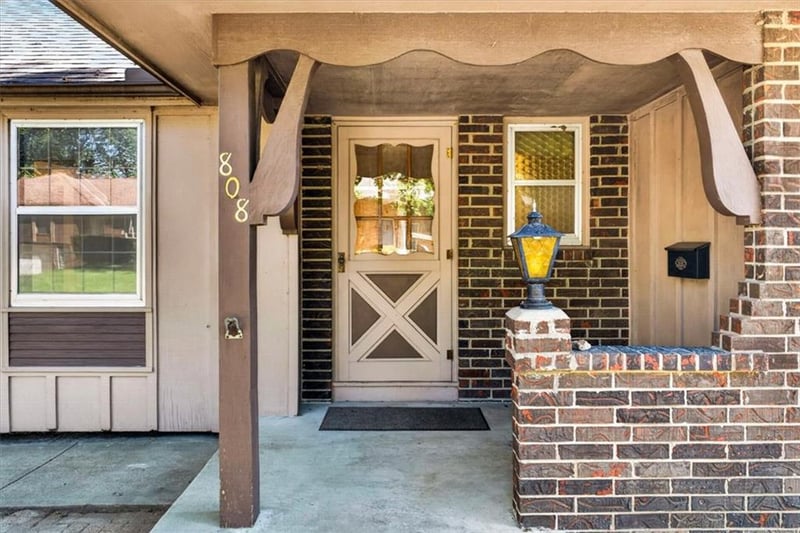 808 NW 10th St, Blue Springs, MO 64015