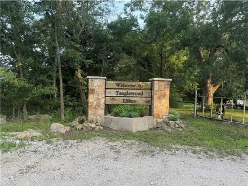34 Turner Dr, Lacygne, KS 66040