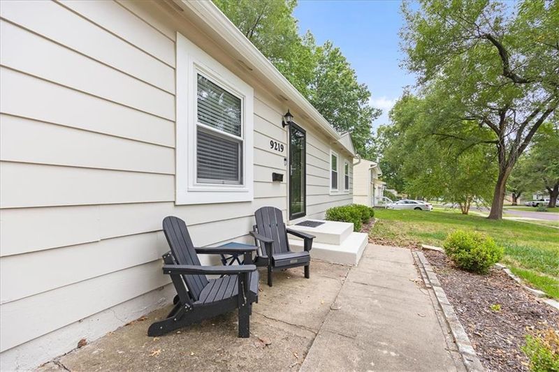 9219 W 100th St, Overland Park, KS 66212