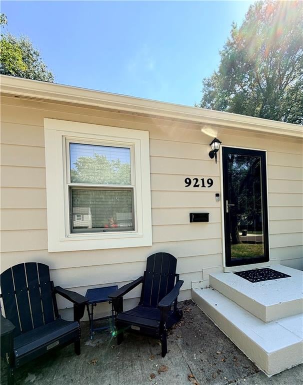 9219 W 100th St, Overland Park, KS 66212