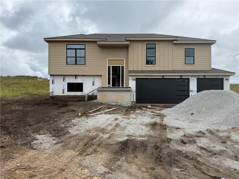 2129 Deerfield Ter, Liberty, MO 64068