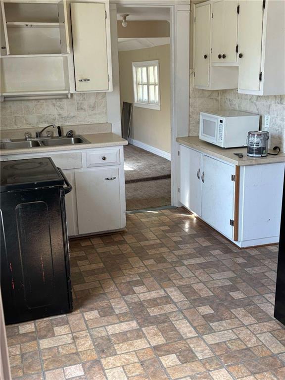 716 E 1st St, Maryville, MO 64468