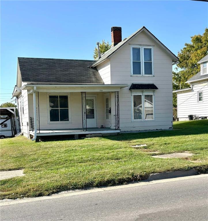 716 E 1st St, Maryville, MO 64468