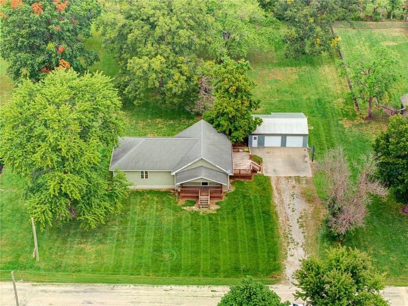 605 E Crandall St, Meadville, MO 64659