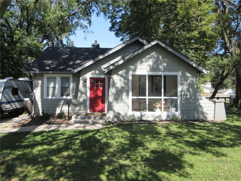 428 E Gudgell Ave, Independence, MO 64055