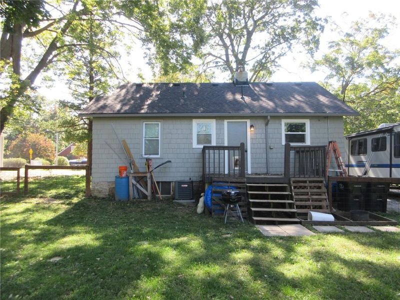 428 E Gudgell Ave, Independence, MO 64055