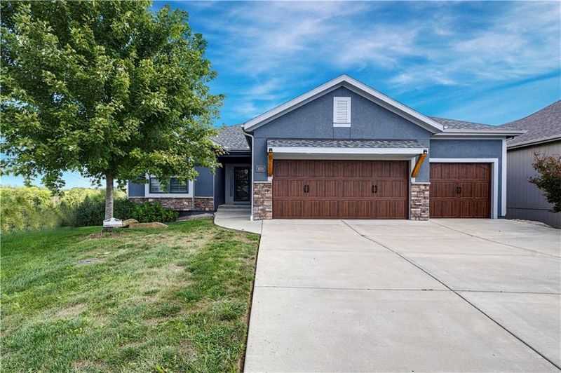 8311 Pickering St, Lenexa, KS 66227
