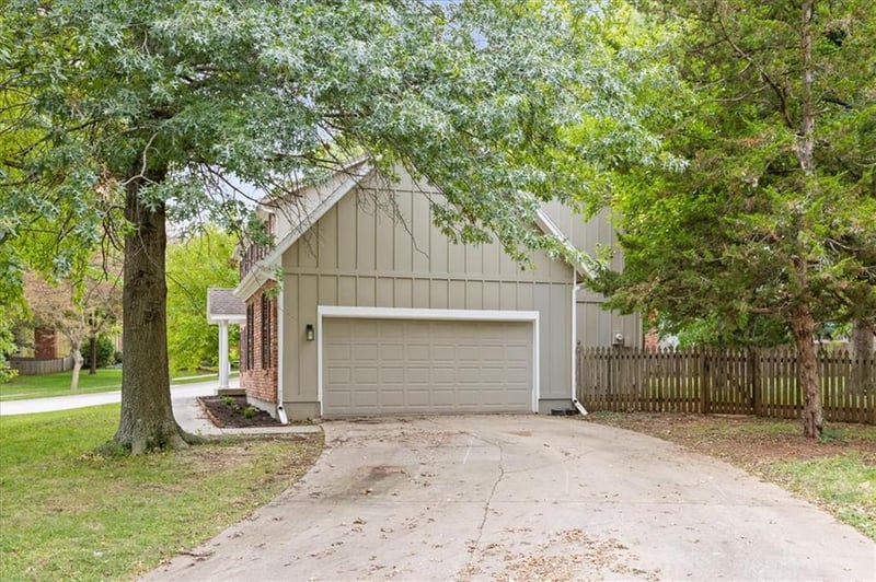 8800 W 115th St, Overland Park, KS 66210