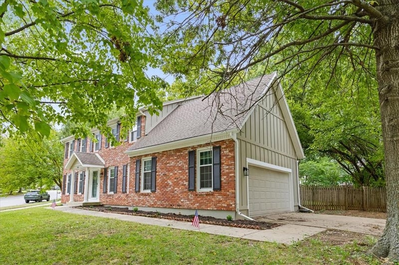 8800 W 115th St, Overland Park, KS 66210