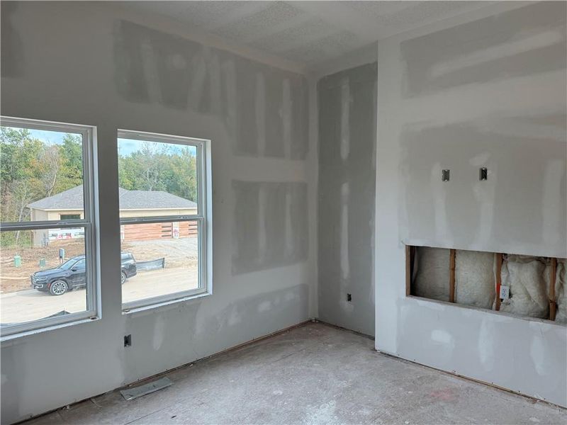 2121 Deerfield Ter, Liberty, MO 64068