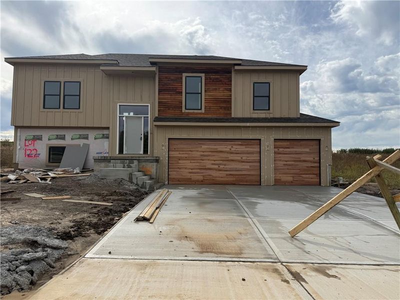 2121 Deerfield Ter, Liberty, MO 64068