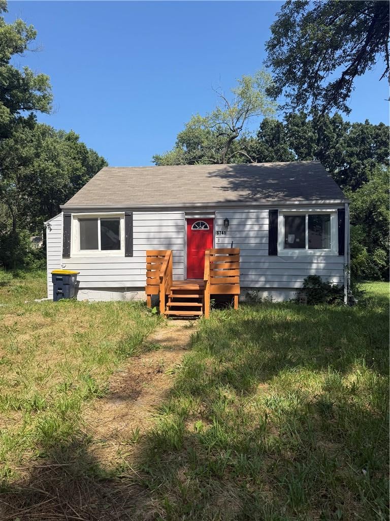 6741 Agnes Ave, Kansas City, MO 64132