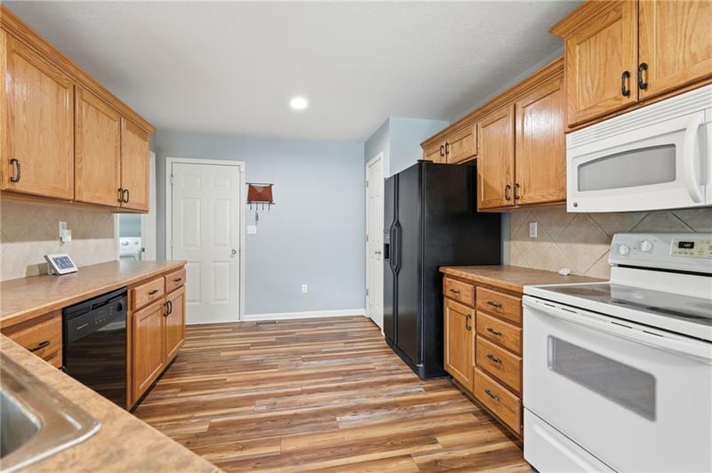 1803 Villa Dr, Warrensburg, MO 64093