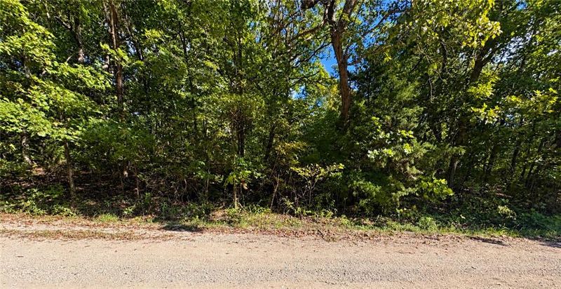 37 SE Lakeside Dr, Lacygne, KS 66040