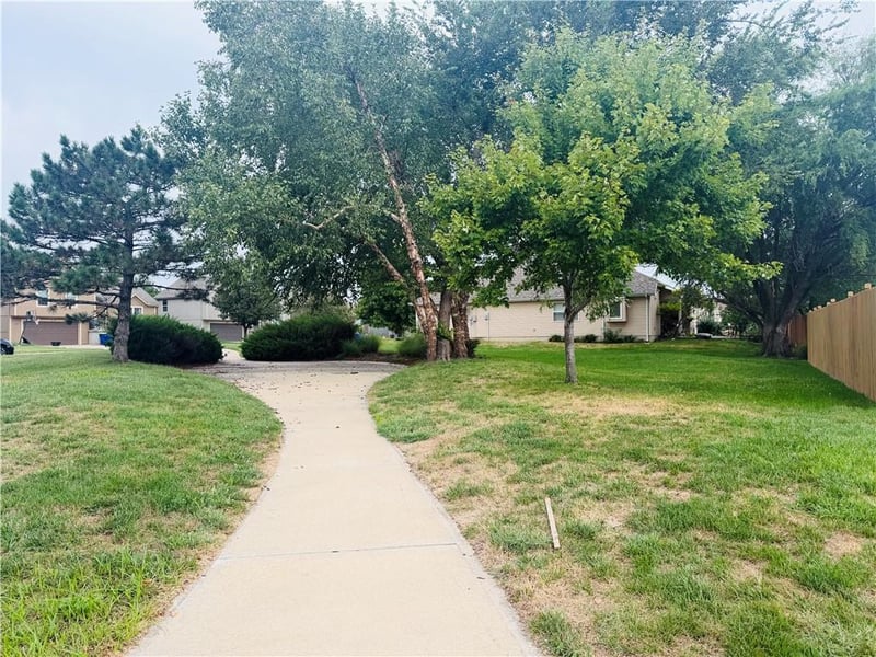 601 N Locust St, Gardner, KS 66030