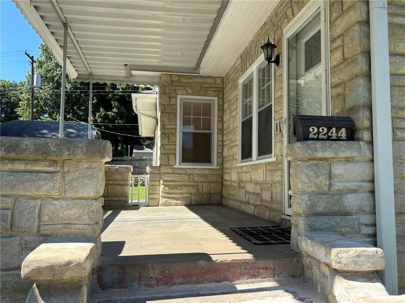 2244 Eugene Field Ave, St Joseph, MO 64505