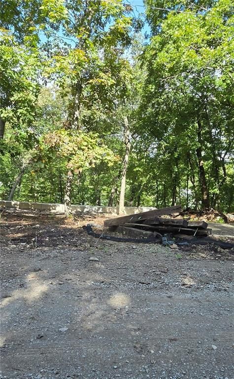 41 SE Lakeside Dr, Lacygne, KS 66040