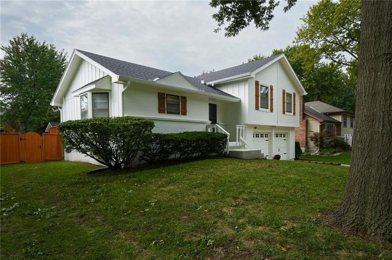 1119 E Northview St, Olathe, KS 66061