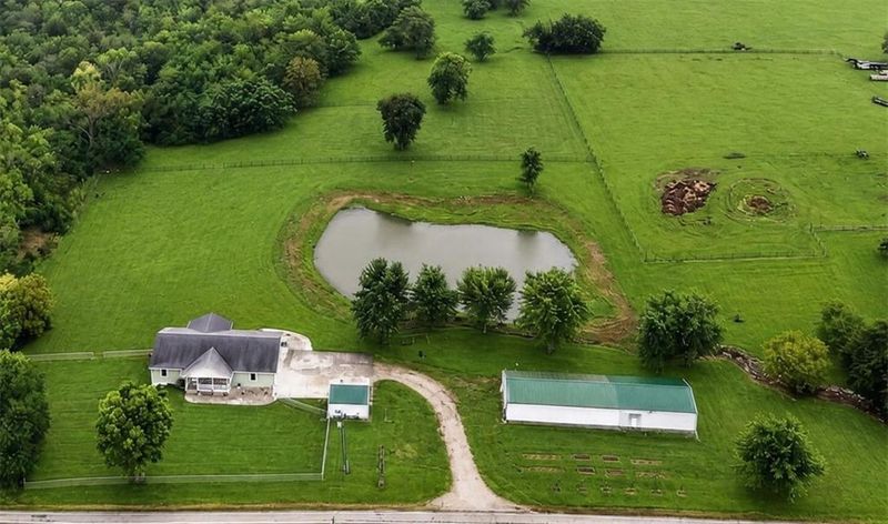 39803 K Hw, Richmond, MO 64085