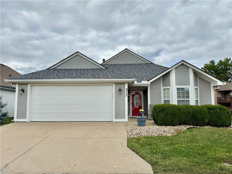 317 NW Vail Ct, Blue Springs, MO 64014