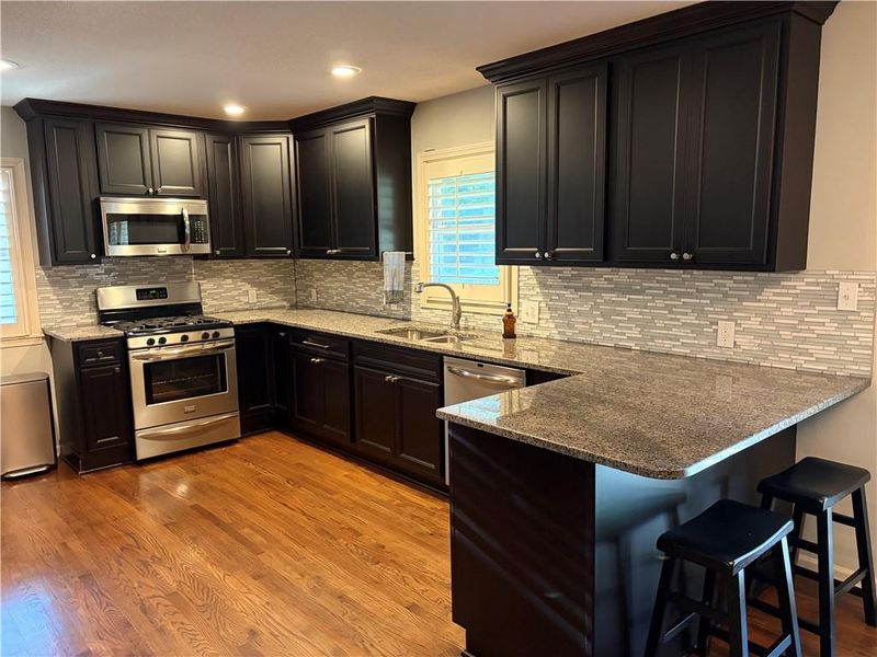 2230 W 71st St, Prairie Village, KS 66208
