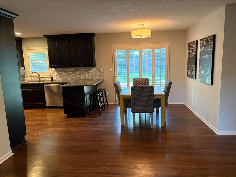 2230 W 71st St, Prairie Village, KS 66208