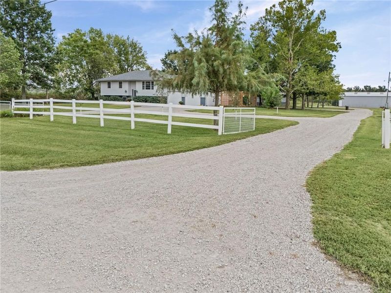 16409 E 289th St, Harrisonville, MO 64701