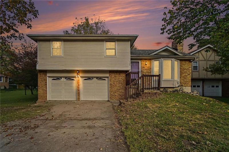 726 Trant St, Edwardsville, KS 66111