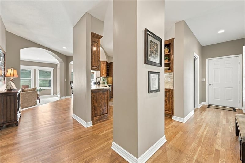 3829 S Coachman Dr, Independence, MO 64055