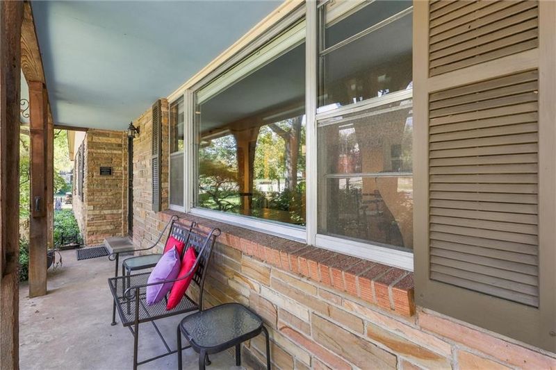 617 Brush Creek Blvd, Kansas City, MO 64110