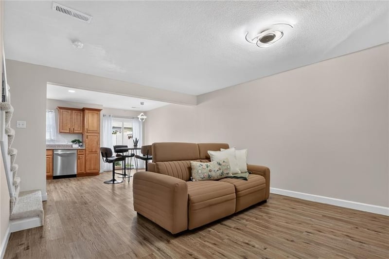 21061 Millridge St, Spring Hill, KS 66083