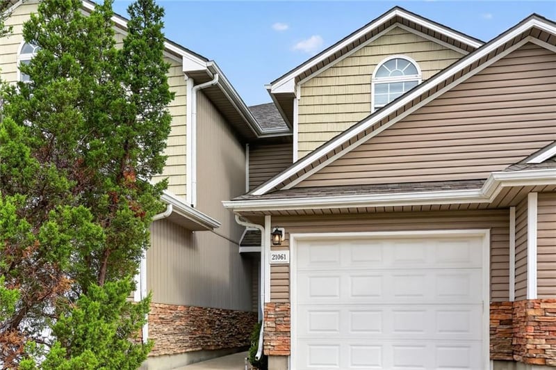 21061 Millridge St, Spring Hill, KS 66083