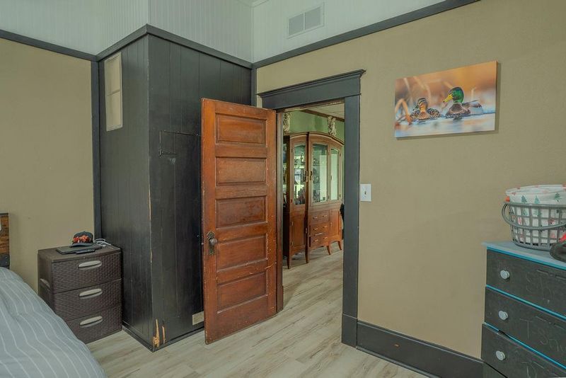 203 E Sycamore St, Weir, KS 66781