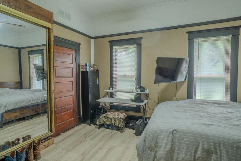 203 E Sycamore St, Weir, KS 66781