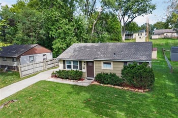 5319 N Woodland Ave, Kansas City, MO 64118