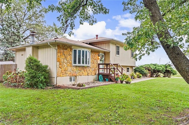 1236 Locust St, Eudora, KS 66025