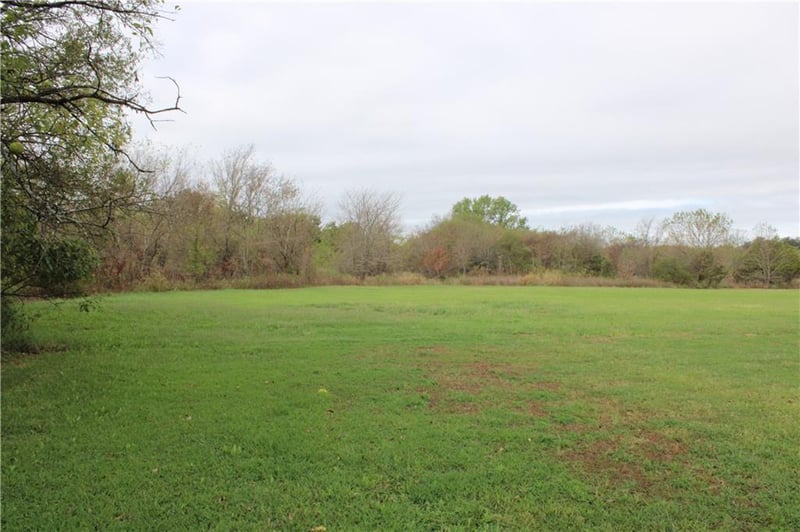 747 S 20th St, Mccune, KS 66753