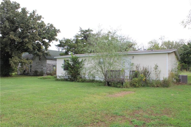 747 S 20th St, Mccune, KS 66753