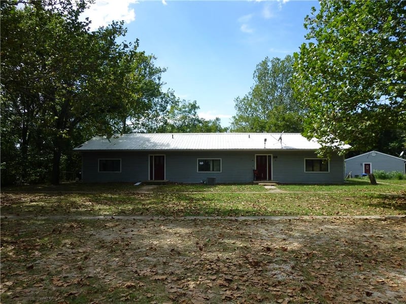 731-733 Sw 13 Hw, Warrensburg, MO 64093